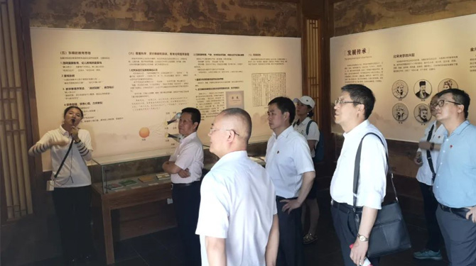 西投控股組織黨員干部赴扶眉戰(zhàn)役紀念館開展主題黨日暨廉政現(xiàn)場教學活動